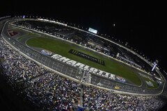 Night Race auf dem Charlotte Motor Speedway - Foto: LAT Images