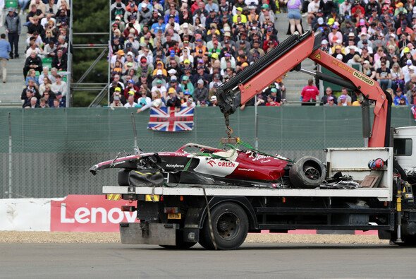 Guanyu Zhous zerstörter Alfa kostet dem Team - Foto: LAT Images