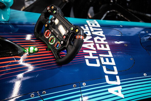 Das Lenkrad des Gen3-Autos ist ein großes Thema in der Formel E - Foto: LAT Images