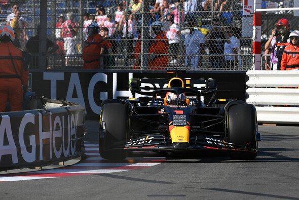 Max Verstappen war gestern in Monaco am Ende doch wieder vorne - Foto: LAT Images