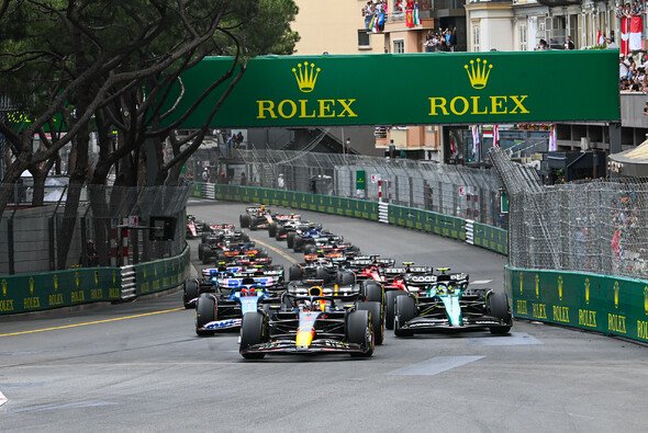 Der Sprint zur ersten Kurve ist in Monaco der Kürzeste des Kalenders - Foto: LAT Images