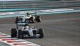 Lewis Hamilton bremste Nico Rosberg gegen Rennende massiv ein - Foto: Sutton