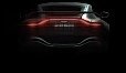 Der Vantage V12 in der unverkennbaren Aston Martin-Silhouette - Foto: Aston Martin