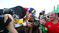 Formel E Berlin: Daniel Abt feiert Sieg - Kuss für die Freundin