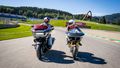 Zwei Harleys suchen nach MotoGP-Ideallinie am Red Bull Ring