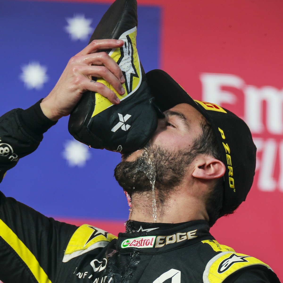 Formel 1 Imola Ricciardo Shoey Podium Dank Verstappen Crash