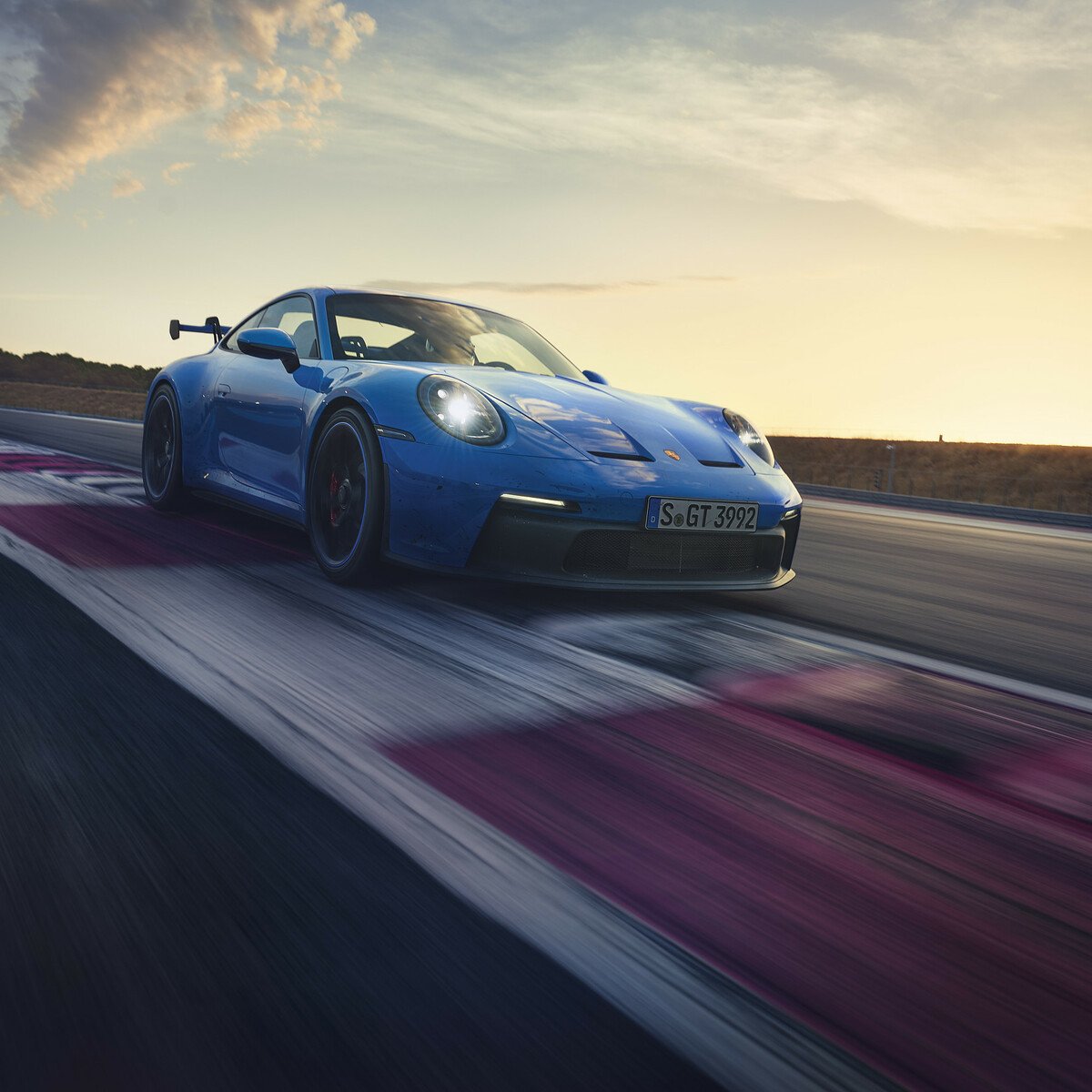 Porsche beweist Rennstreckentauglichkeit des neuen 911 GT3