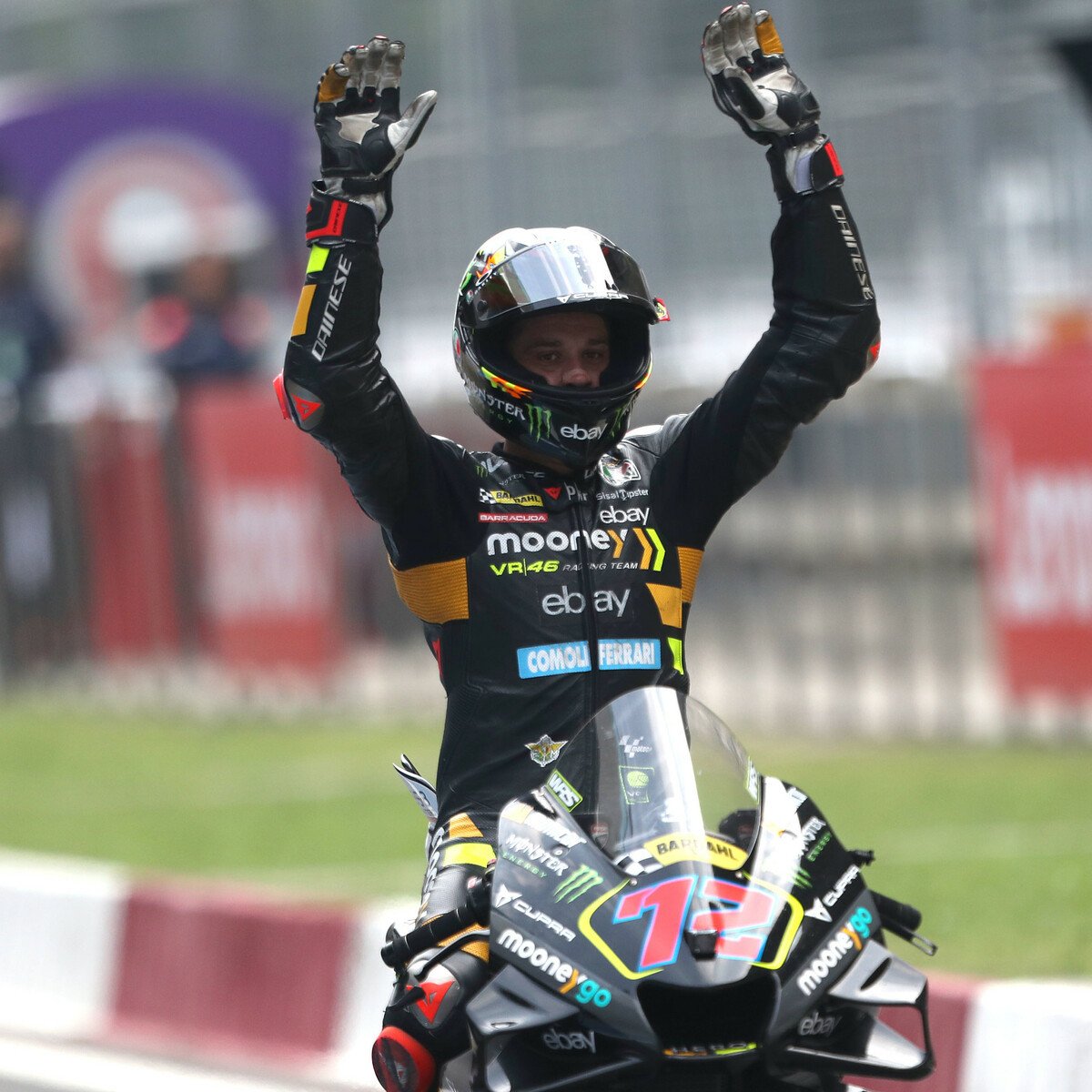 MotoGP Indien Francesco Bagnaia stürzt! Marco Bezzecchi siegt