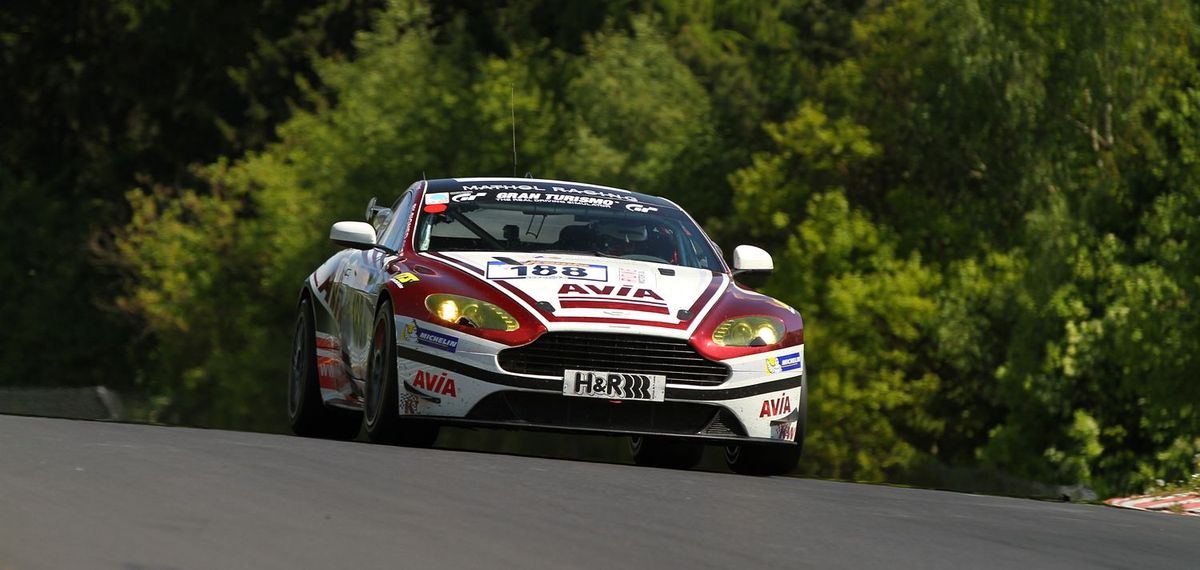 Avia Racing Livery AVIA racing holt Rang zwei - VLN