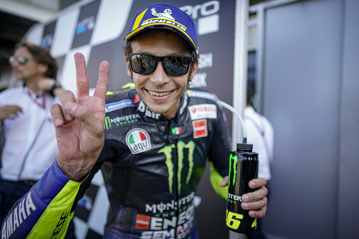 Motogp Valentino Rossi Offen Fur Wechsel Ins Petronas Team