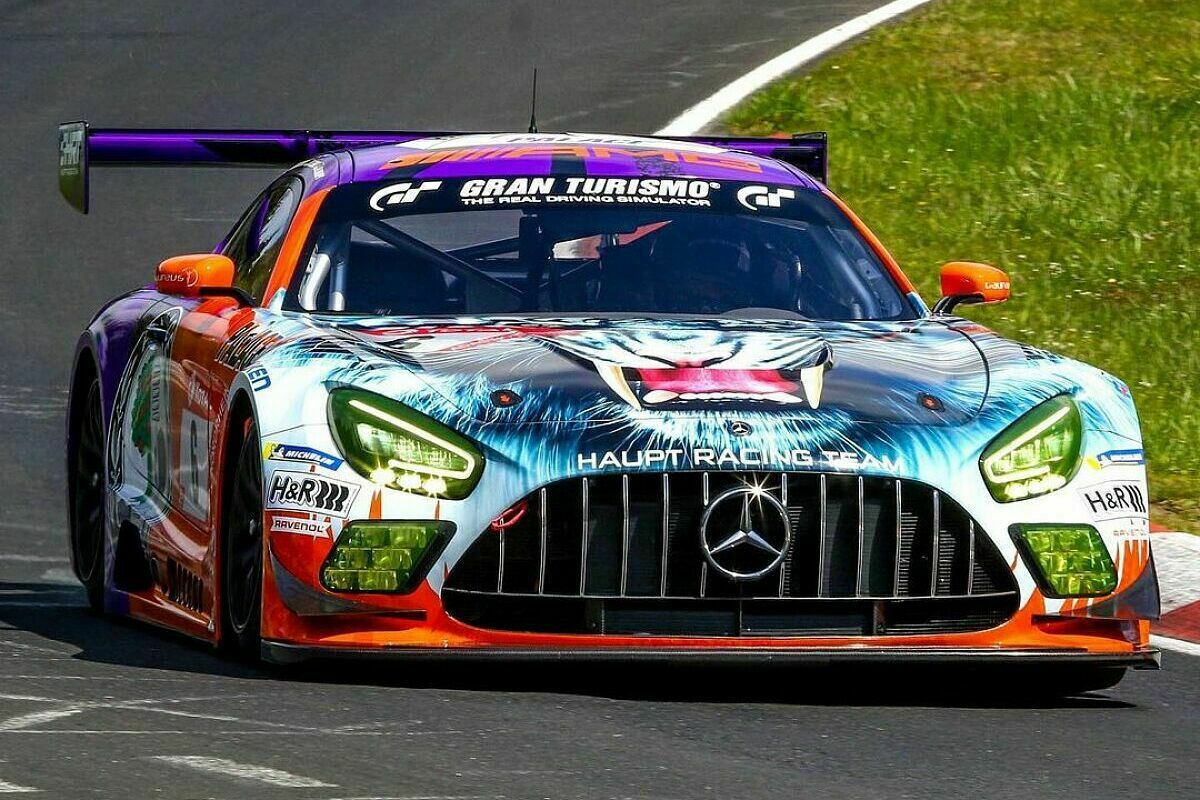 24h Nurburgring Quali 1 Hrt Mercedes Vor Frikadelli Porsche