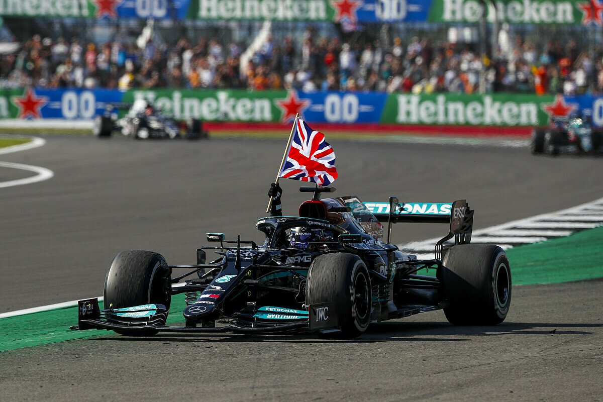 Formel 1 Silverstone Hamilton siegt nach Unfall mit Verstappen