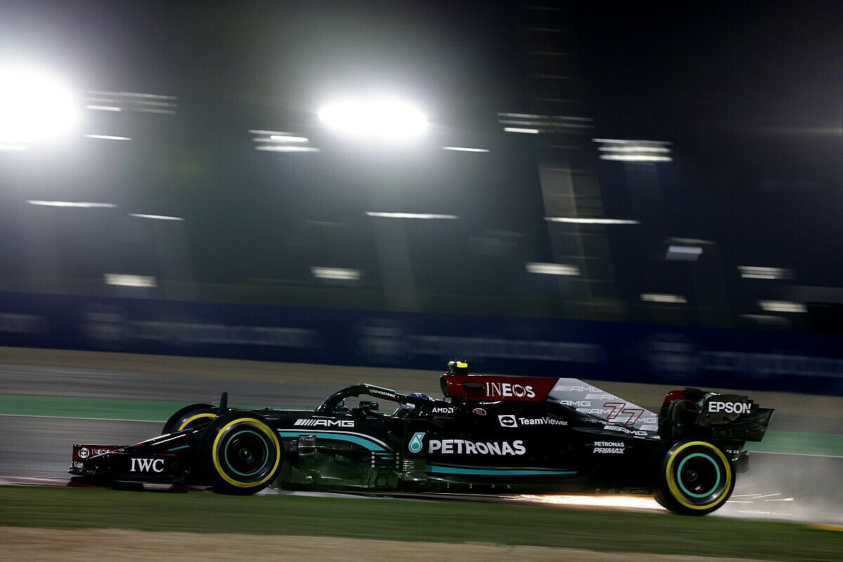 Mercedes-Pilot Valtteri Bottas beendete den Freitag der Formel 1 in Katar an der Spitze