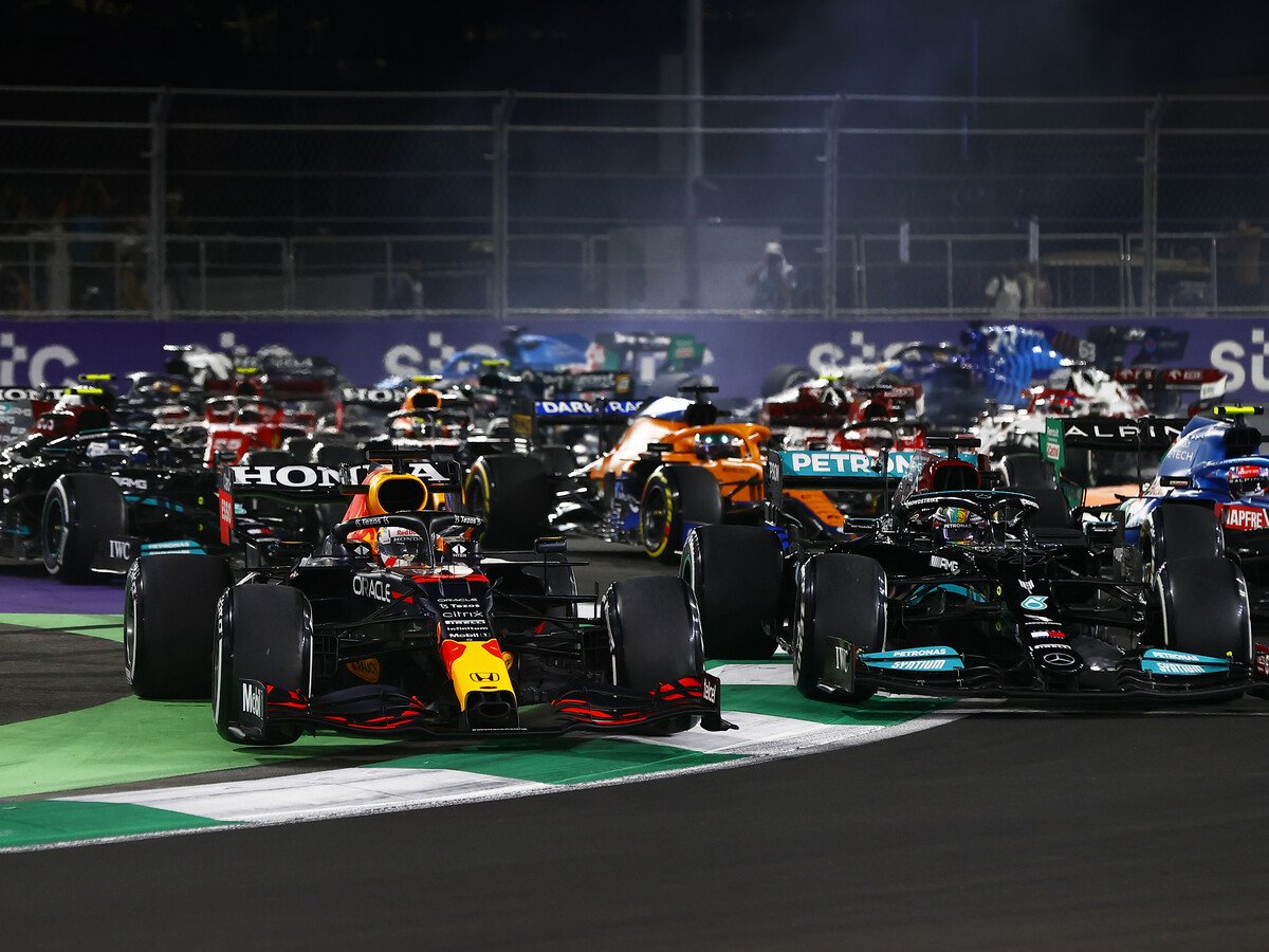 Formel 1, Drama in Saudi-Arabien Hamilton gewinnt Skandal-GP
