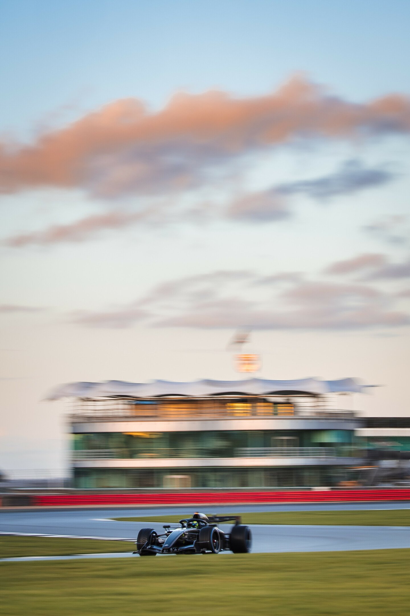 [Imagen: 1115738.jpg]