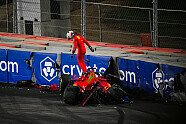 Crash Leclerc - Formel 1 2021, Saudi-Arabien GP, Dschidda, Bild: LAT Images