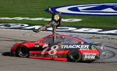 Truex-Show im Vegas-Style - Foto: NASCAR