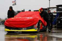 Regen über dem Atlanta Motor Speedway - Foto: NASCAR