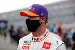 Denny Hamlin bleibt die Nummer eins - Foto: NASCAR