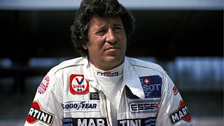 Mario Andretti feiert am 28. Februar seinen 72. Geburtstag. Der Formel-1-Weltmeister von 1978 wurde 1940 im italienischen Montona geboren, das heute zu Kroatien gehört. Bereits als 19-Jähriger emigrierte er mit seinen Eltern in die USA, wo er gemeinsam mit seinem Zwillingsbruder Aldo bei Midget-Rennen seine Karriere im Motorsport begann - äußerst erfolgreich, wie sich noch herausstellen sollte, brachte Andretti es bei 129 Rennstarts in der Königsklasse später doch auf 12 Siege bei 18 Pole-Positions. Auch bei den legendären Indianapolis 500 triumphierte er 1969 - zudem gewann er 1984 die US-amerikanische IndyCar-Meisterschaft. Andretti gilt somit als einer der ganz Großen seines Fachs., Foto: Sutton