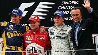Kimi Räikkönen ist seit dem Start des Russland GP am Sonntag gemeinsam mit Rubens Barrichello Rekordstarter der Formel 1. Sebastian Vettel hat in Sachen Rennstarts ebenfalls Grund, zu feiern - Jubiläum. Lewis Hamilton dagegen verpasst eine Bestmarke: Im ersten Versuch scheitert der Weltmeister daran, den Siegrekord von Michael Schumacher einzustellen. Max Verstappen beendet einen Russland-Fluch Red Bulls und gründet gemeinsam mit Hamilton und Valtteri Bottas einen Schnapszahl-Club. Das und mehr in den Statistiken und Zahlen zum F1-Rennen in Sotschi 2020.
Eine Fotostrecke von Motorsport-Magazin.com-Redakteur Jonas Fehling