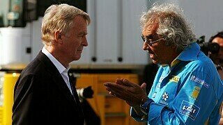 Briatore hält neue Motoren für irre Briatore hält neue Motoren für irre