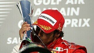 Frankfurter Rundschau: "Triumph der Stellvertreter. Felipe Massa macht in Bahrain seine Patzer von Malaysia wett und siegt vor Lewis Hamilton.", Foto: Sutton