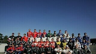 Zum Abschluss gab es noch ein Foto mit allen Kollegen aus der FIA GT Meisterschaft., Foto: Sutton