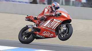 5 Casey Stoner ist in den vergangenen fünf Rennen von Pole gestartet und hat damit die bislang beste Serie an Pole Position auf einer Viertakt-MotoGP-Maschine eingestellt. Sollte Stoner auch in Brünn die Pole holen, dann wäre das die längste Serie an Pole Positions in der Königsklasse seit Mick Doohan 1997 zwölf Mal hintereinander ganz vorne gestartet ist., Foto: Ducati 5 Casey Stoner ist in den vergangenen fünf Rennen von Pole gestartet und hat damit die bislang beste Serie an Pole Position auf einer Viertakt-MotoGP-Maschine eingestellt. Sollte Stoner auch in Brünn die Pole holen, dann wäre das die längste Serie an Pole Positions in der Königsklasse seit Mick Doohan 1997 zwölf Mal hintereinander ganz vorne gestartet ist., Foto: Ducati