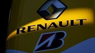 Renault akzeptierte das Strafmaß, das so zu erwarten war, angesichts des Schuldeingeständnisses vor der Verhandlung und der Entlassung der Verantwortlichen. Für die nächsten Tage kündigte das Team weitere Bekanntgaben an. Ein F1-Rückzug könnte durch die Bewährungsstrafe verhindert worden sein. Allerdings wäre dann die Nachfolge von Briatore zu klären., Foto: Renault