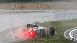 Sport: "Keines der diesjährigen Formel-1-Rennen ging unter normalen Bedingungen über die Bühne. In China erteilte Sebastian Vettel seinen Kollegen eine Lektion in guter Fahrkunst.", Foto: Sutton