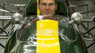 Jacques Villeneuve besucht Lotus