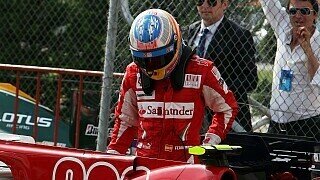 La Repubblica: "Roter Alarm bei Ferrari. Ein Desaster in der Türkei. Red Bull begeht Selbstmord. Irre: Webber und Vettel fahren ineinander und ruinieren alles.", Foto: Sutton