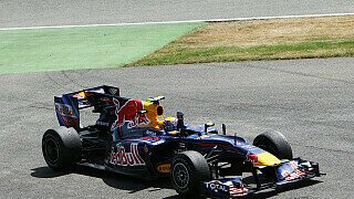 Le Figaro: Webber braucht Red Bull nicht, um seine Flügel auszuspannen. Die Situation im Team ist explosiv., Foto: Sutton