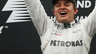 Nico Rosberg geht nach seinem Sieg beim Großen Preis von China als siebter deutscher Pilot in die Geschichte ein, der ein Rennen in der Formel 1 gewinnen konnte. Dafür benötigte der Mercedes-Fahrer 111 Rennen. Schauen Sie mal, welche anderen Deutschen wie häufig noch bei einem Grand Prix ganz oben auf dem Treppchen standen..., Foto: Sutton