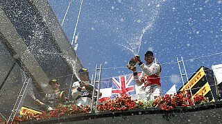"Der siebte Sieger der Saison heißt Hamilton - Fünfter Ausfall für Schumacher", titelte Motorsport-Magazin.com nach dem Kanada Grand Prix. Die internationalen Medien huldigten Hamiltons Fahrt und feierten den Rekord von sieben Siegern in sieben Rennen. Ferrari musste dafür Kritik einstecken. Die Pressestimmen... , Foto: Sutton
