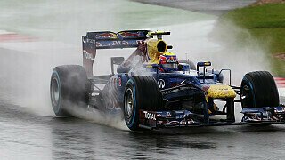 Vettel vs. Webber: Einen spannenden Schlagabtausch lieferten sich die beiden Red-Bull-Piloten nicht nur im Kampf um die Pole, sondern auch im teaminternen Duell. Auf einer Strecke, auf der er traditionell stark ist, setzte sich Webber auch dank des etwas besseren Timings um vier Zehntelsekunden gegen den amtierenden Weltmeister durch. Je nasser es war, umso stärker wurde der Australier. In der nur feuchten Q1-Session war Vettel vorne, im stark verregneten zweiten Segment, in dem Vettel um ein Haar eliminiert worden wäre, sich als Zehnter aber noch in Q3 rettete, war Webber sogar über eine Sekunde schneller als der Heppenheimer. Der Silverstone-Sieger von 2010 (mit den legendären Worten "nicht schlecht für einen Nr.2-Fahrer") geht im teaminternen Duell wieder in Führung. Seine alte Qualifying-Stärke hat er 2012 wieder gefunden, die Pole aber um eine halbe Zehntel verfehlt. Red Bull ist bei Regen konkurrenzfähig, aber ob das gegen den bärenstarken Alonso reicht, kann nur das Rennen zeigen. Neuer Stand Vettel gegen Webber - 4:5.