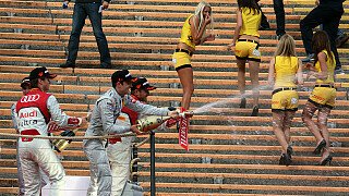 Showevent Olympiastadion - Grid Girls Showevent Olympiastadion - Grid Girls