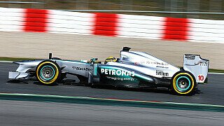 Lewis Hamilton, Mercedes: Schnell und zuverlässig: Lewis Hamilton spulte auf dem Circuit de Catalunya nicht nur 117 Runden ab, mit seinem schnellsten Umlauf von 1:20.558 Minuten brannte der Mercedes-Pilot auch noch die schnellste Runde aller Fahrer in den Asphalt. "Die Zuverlässigkeit, die Kilometeranzahl und die Fortschritte, die wir in den drei Testwochen Stück für Stück erzielt haben, sind vielversprechend", frohlockte der Brite nach seinem letzten Test vor dem Saisonauftakt., Foto: Mercedes AMG
