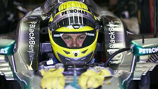 Video - Mercedes-Piloten erklären Sicherheitsgurt