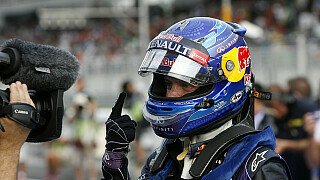 Sebastian Vettel, Red Bull: "Ich will ehrlich sein und die Wahrheit sagen und mich entschuldigen, auch wenn ich weiß, dass das Mark jetzt auch nichts mehr hilft. Ich entschuldige mich bei Mark, aber das Ergebnis ist so, wie es ist. Ich habe es nicht mit Absicht gemacht. Mark hat versucht, das Auto und die Reifen zu schonen. Es hätte mir klar sein müssen, aber ich habe das große Risiko in Kauf genommen, um trotzdem an ihm vorbei zu ziehen. Es geht mir nicht gut. Aber so ist das im Leben, wenn man die Chance hatte, etwas anders zu machen. Wenn ich das jetzt noch könnte, würde ich es...", Foto: Sutton