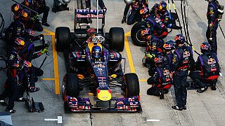 Vettel in der Box wieder der Schnellste