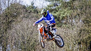 Kimi Räikkönen auf dem Motocross-Bike