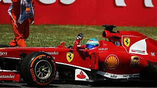 Fernando Alonso, Ferrari: Ich möchte allen hier danken und muss sagen: Das sind fantastische Emotionen. Das Publikum hat geholfen, denn man spürt die Unterstützung die ganze Zeit und alle im Team kümmern sich an so einem Wochenende gleich noch detaillierter um alle Dinge, weil man daheim besonders gut sein will und uns hier so viele Leute unterstützen., Foto: Sutton