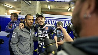 Hamilton besucht Yamaha in Le Mans Hamilton besucht Yamaha in Le Mans