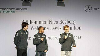 Lewis Hamilton und Nico Rosberg beim Werksbesuch Lewis Hamilton und Nico Rosberg beim Werksbesuch