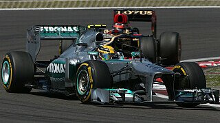 Hamilton zieht Halbzeitbilanz