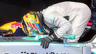 Gazzetta dello Sport, Italien: "Heiße WM. Lewis und Mercedes triumphieren in der Hitze, Ferrari außer Atem. Hamilton löst die Handbremse und klaut Vettel Punkte.", Foto: Mercedes AMG