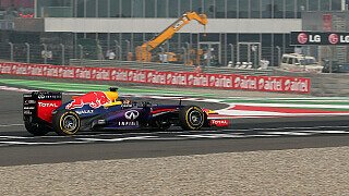 Vettel gegen Webber: An der Spitze war alles klar, auch weil man sich bei Red Bull für unterschiedliche Strategien entschied. Sebastian Vettel fuhr auf weichen Reifen einmal mehr auf die Pole Position, aber auch Mark Webber war sehr schnell unterwegs. Auf Platz vier ist er der erste Fahrer, der am Sonntag auf die harte Reifenmischung setzt. Neuer Stand Vettel gegen Webber: 15-1, Foto: Sutton