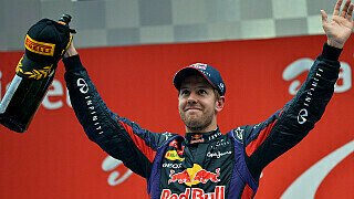 Sebastian Vettel: "Ich habe besondere Erinnerungen an den Abu Dhabi GP. 2009 gewann ich hier mein erstes Rennen und 2010 wiederholte ich den Sieg und holte gleichzeitig meinen ersten WM-Titel. Das ist ein Ereignis, das ich nie vergessen werde.", Foto: Sutton